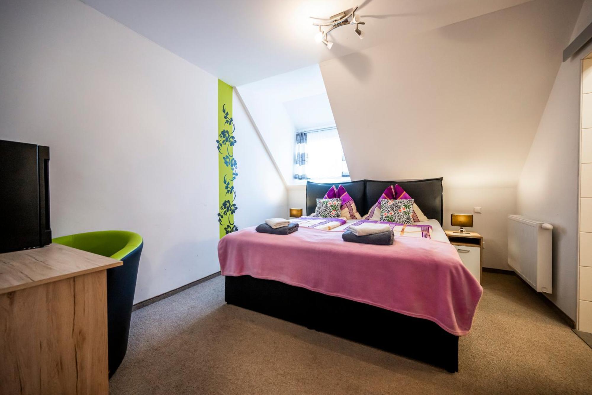 Die Schlafstube - Bed & Breakfast Zeltweg Ngoại thất bức ảnh