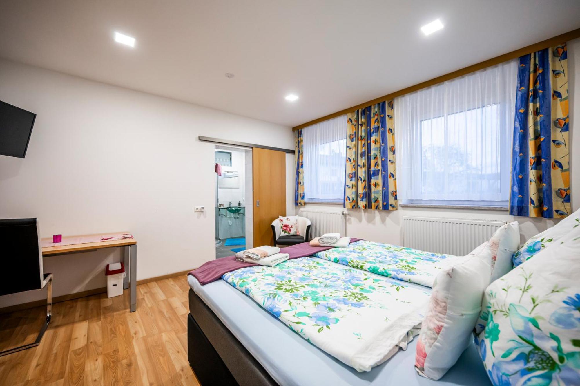 Die Schlafstube - Bed & Breakfast Zeltweg Ngoại thất bức ảnh