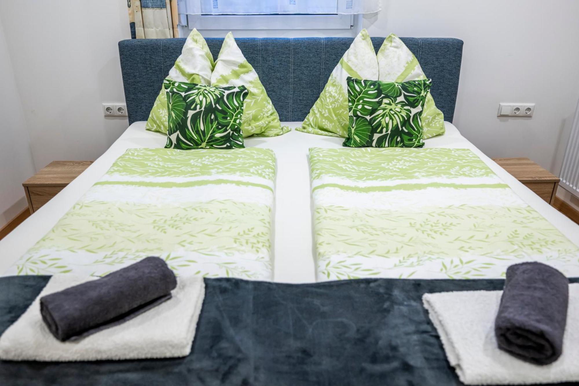 Die Schlafstube - Bed & Breakfast Zeltweg Ngoại thất bức ảnh