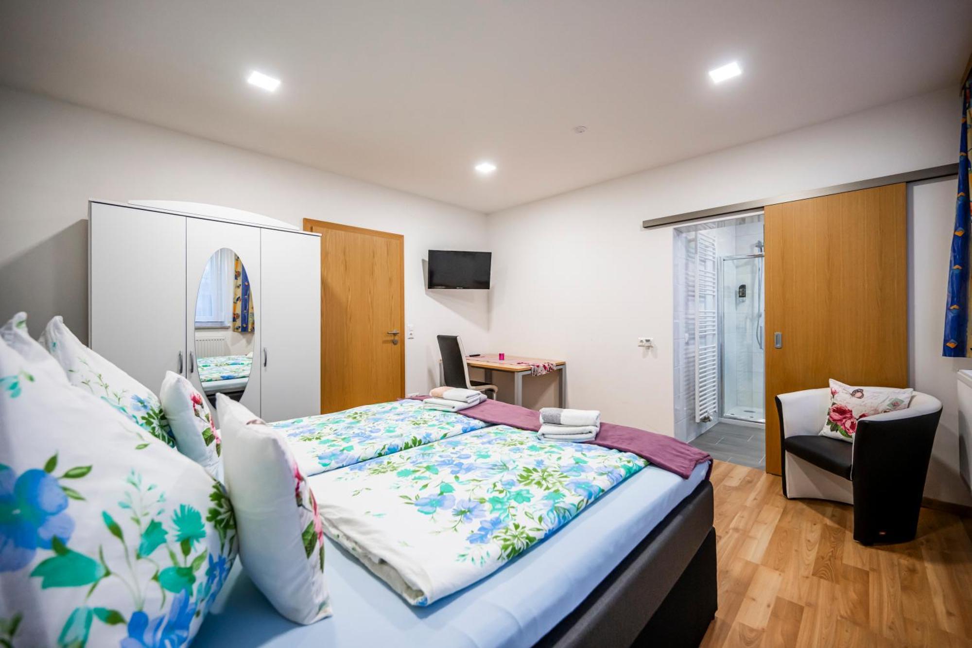 Die Schlafstube - Bed & Breakfast Zeltweg Ngoại thất bức ảnh