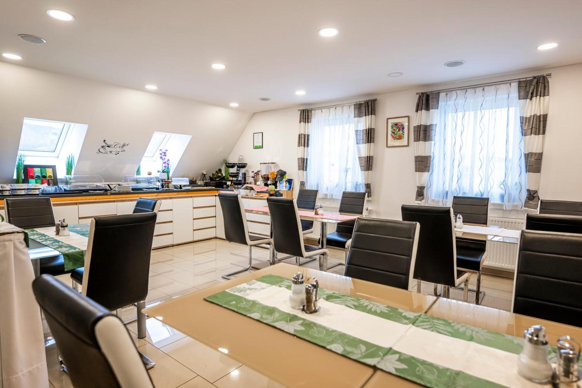 Die Schlafstube - Bed & Breakfast Zeltweg Ngoại thất bức ảnh