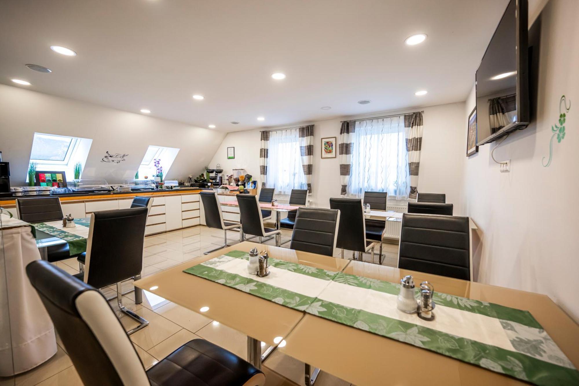 Die Schlafstube - Bed & Breakfast Zeltweg Ngoại thất bức ảnh