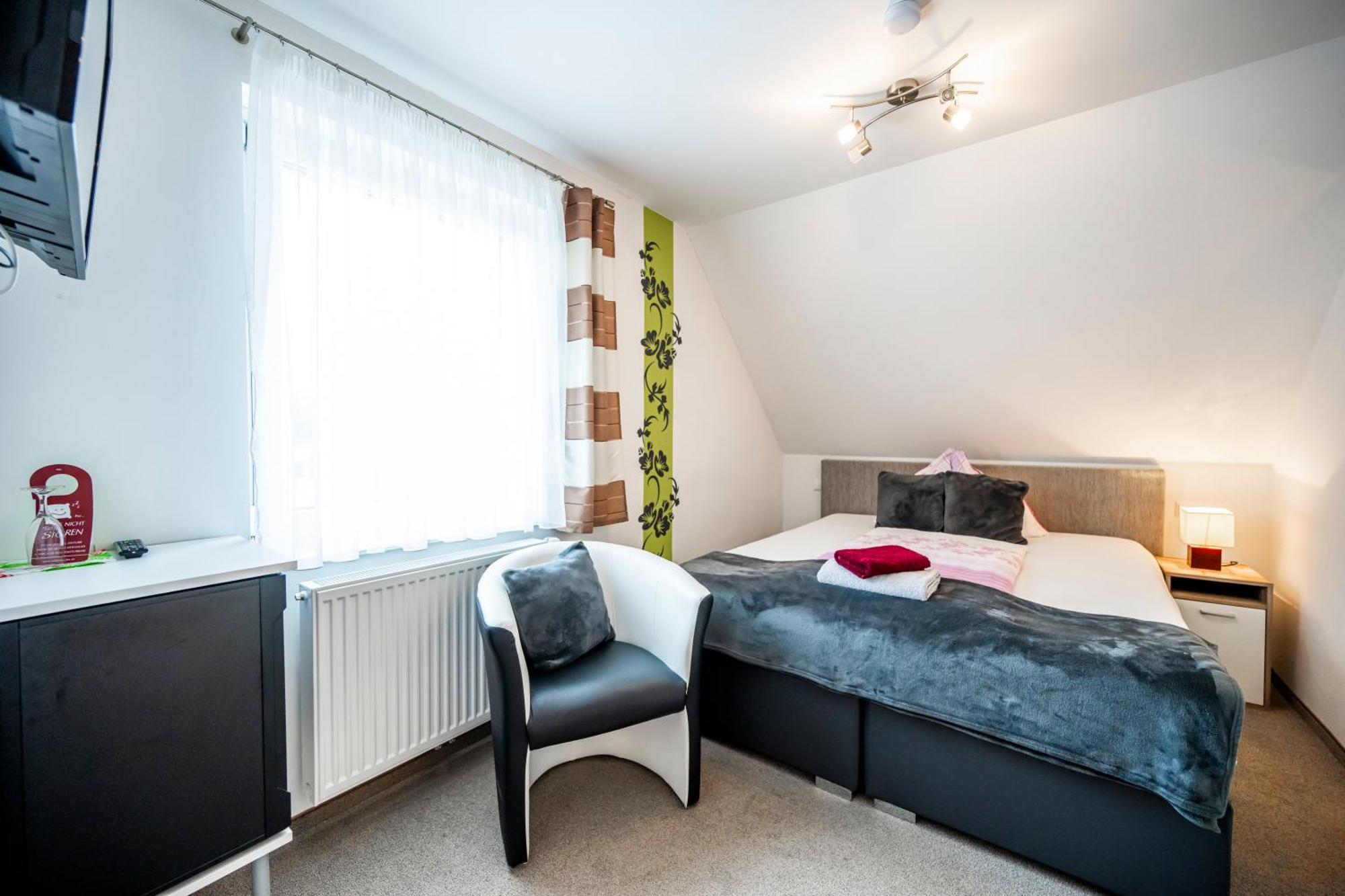 Die Schlafstube - Bed & Breakfast Zeltweg Ngoại thất bức ảnh
