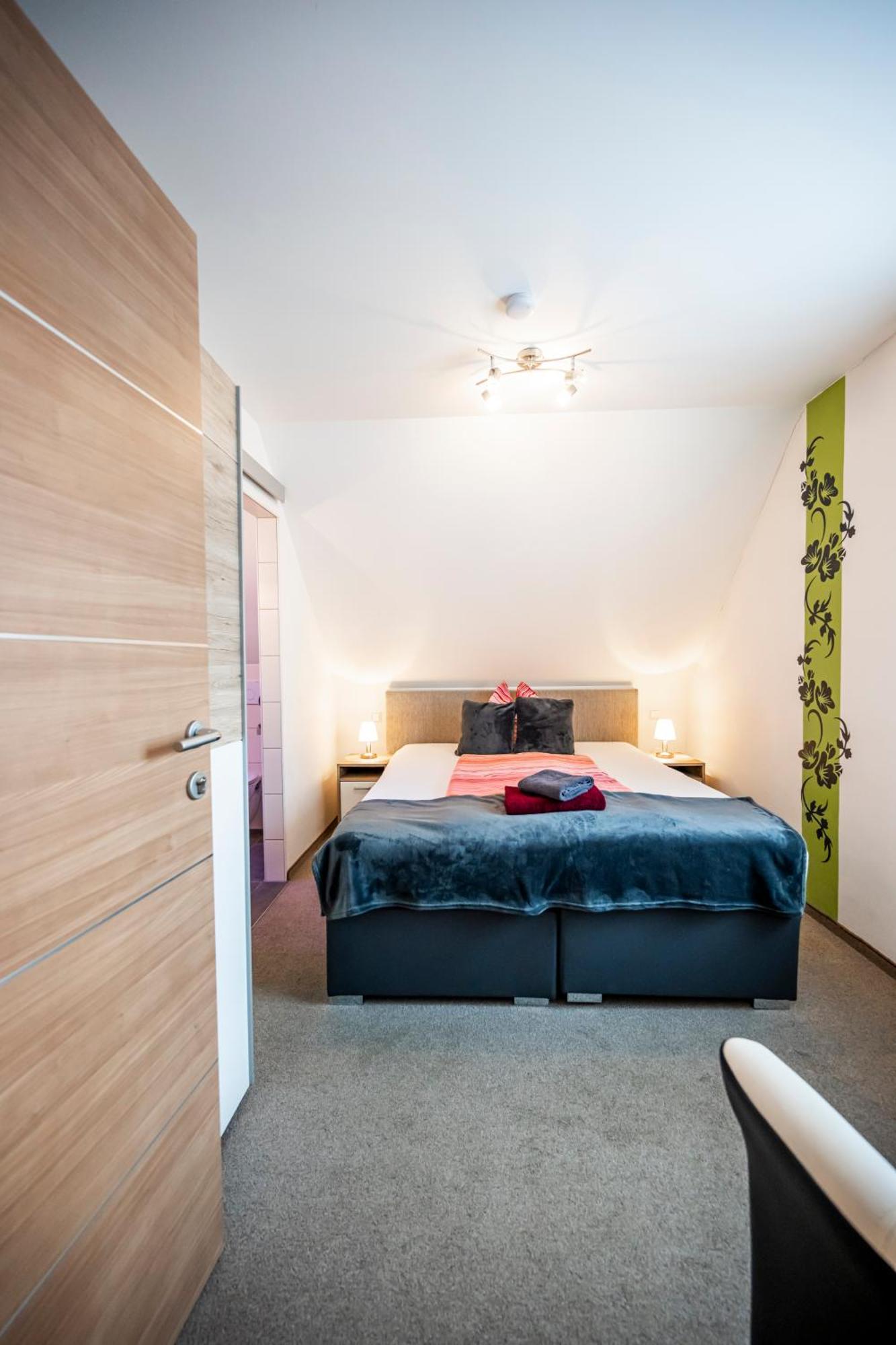 Die Schlafstube - Bed & Breakfast Zeltweg Ngoại thất bức ảnh